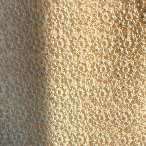 Yellow collared lace blouse - Picture 2 of 5